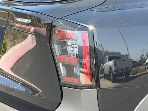 New 2026 Nissan Kicks SV w/ Charging Package FWD image 31