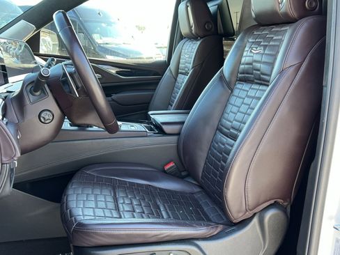 Used 2024 Cadillac Escalade ESV V w/ Heavy-Duty Trailer Package image 11