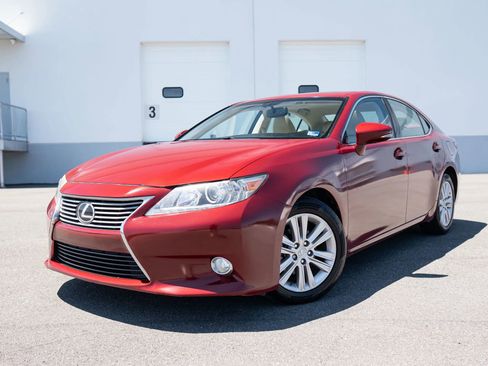 Used 2014 Lexus ES 350 w/ Premium Package FWD image 1