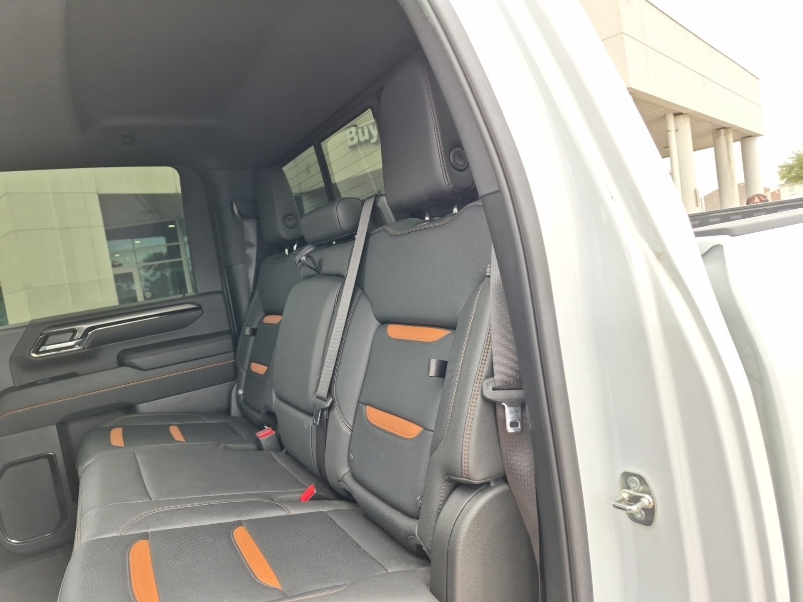 Used 2024 GMC Sierra 2500 AT4 w/ AT4 Premium Plus Package AWD/4WD image 10