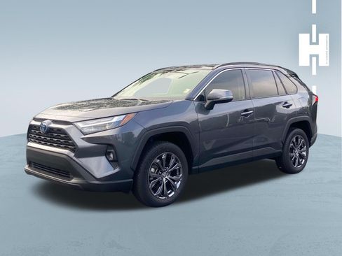 Used 2023 Toyota RAV4 XLE Premium AWD/4WD image 3