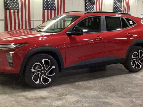 New 2026 Chevrolet Trax RS w/ Sunroof Package image 2