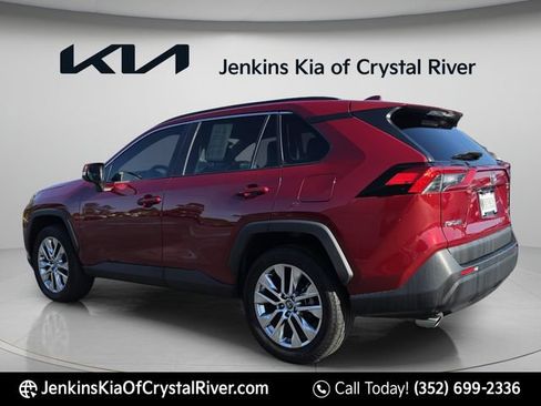 Used 2021 Toyota RAV4 XLE Premium FWD image 11