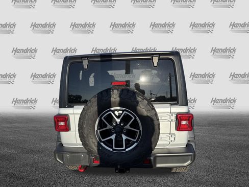 Used 2024 Jeep Wrangler Unlimited Rubicon AWD/4WD image 9