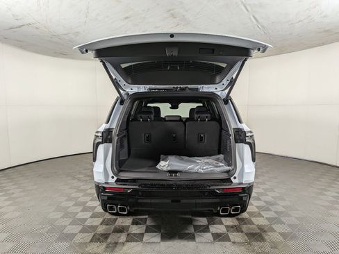 New 2026 Chevrolet Traverse RS AWD/4WD image 9