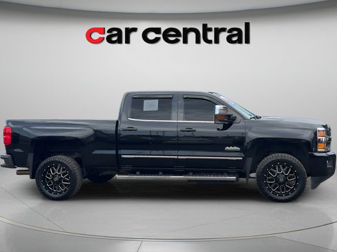 Used 2019 Chevrolet Silverado 2500 High Country w/ Duramax Plus Package AWD/4WD image 7