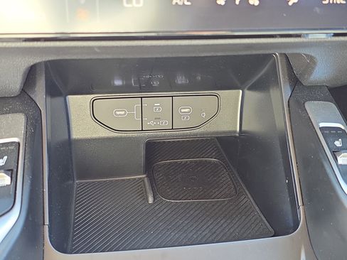 Certified 2025 Kia Sorento S image 26