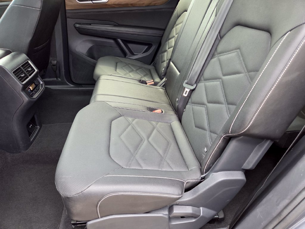 Used 2025 Volkswagen Atlas SE AWD/4WD image 22