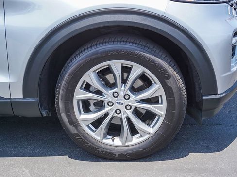Used 2023 Ford Explorer Limited w/ Equipment Group 301A RWD image 9
