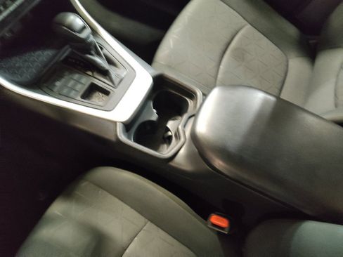 Used 2021 Toyota RAV4 XLE AWD/4WD image 26