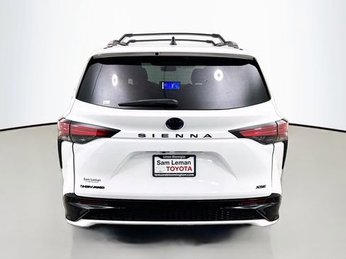 Used 2025 Toyota Sienna XSE w/ XSE Premium Package AWD/4WD image 6