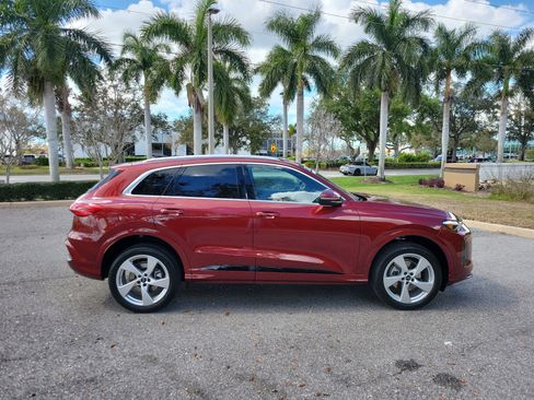 Certified 2025 Audi Q5 Premium Plus w/ Premium Plus image 3