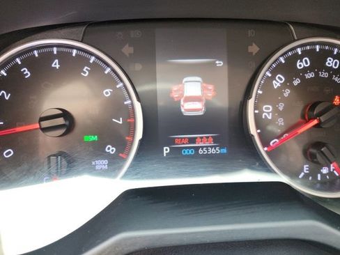 Used 2021 Toyota RAV4 XLE Premium AWD/4WD image 30