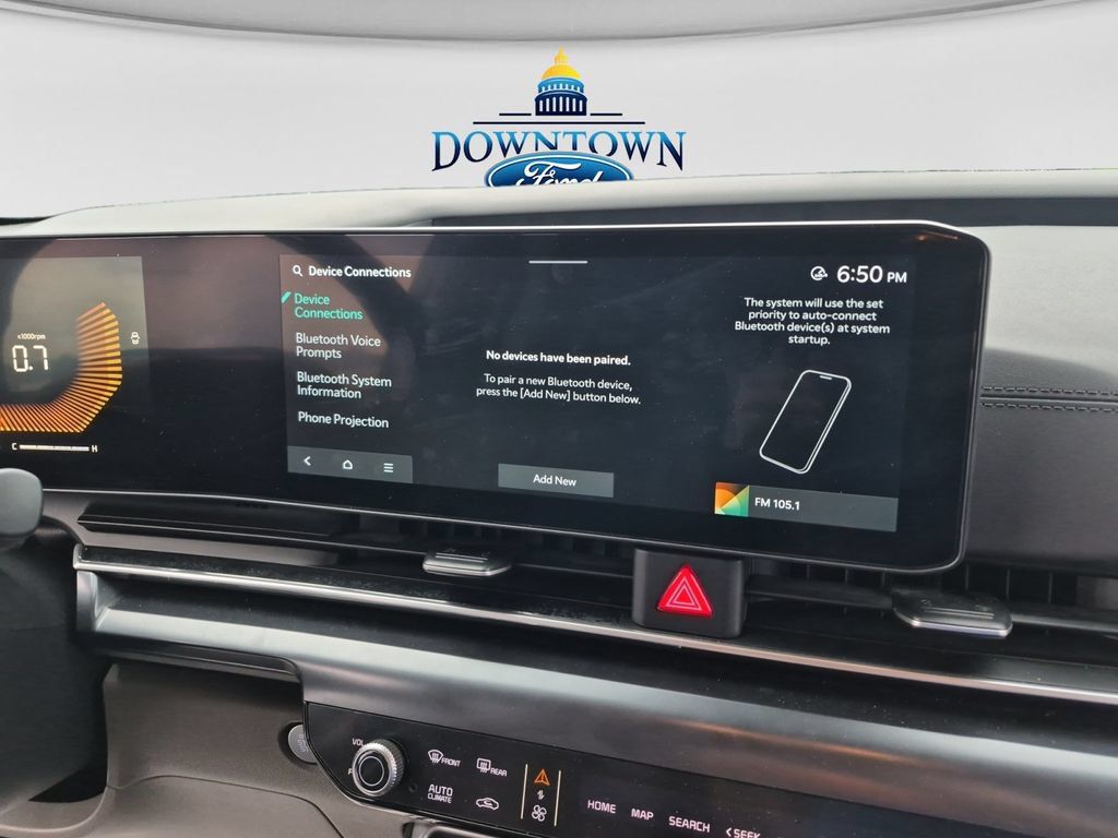 Used 2025 Kia Carnival FWD image 37