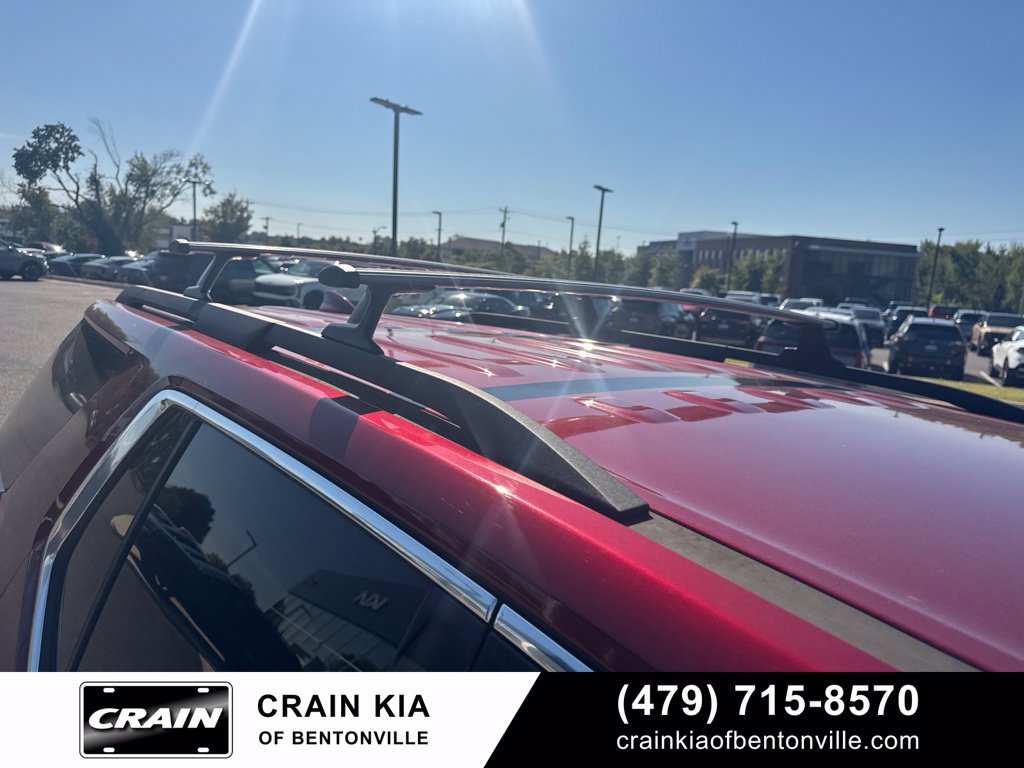 Used 2020 Chevrolet Traverse LT FWD image 22
