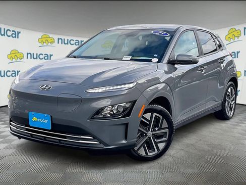 Used 2023 Hyundai Kona SE image 3