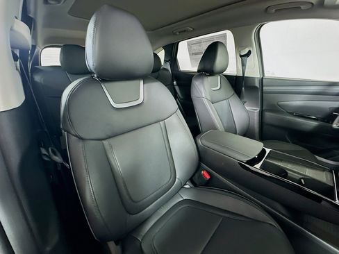 New 2025 Hyundai Tucson Limited image 29