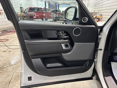 Used 2018 Land Rover Range Rover image 11