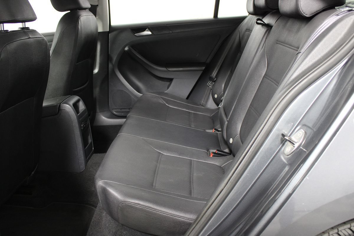 Used 2011 Volkswagen Jetta SE FWD image 17