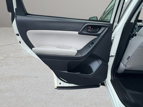 Used 2016 Subaru Forester 2.5i Premium image 39