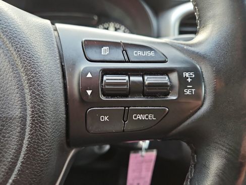 Used 2016 Kia Sorento LX w/ LX Convenience Package image 24