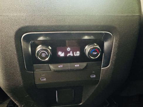 Used 2025 Chevrolet Tahoe Z71 AWD/4WD image 22