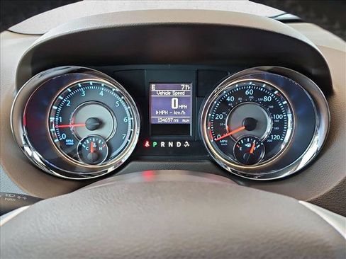 Used 2015 Chrysler Town & Country Touring-L w/ Driver Convenience Group FWD image 11