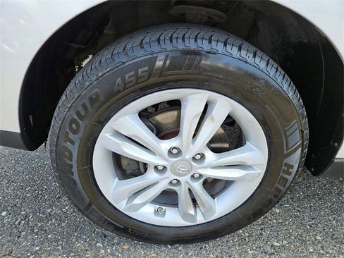 Used 2011 Hyundai Tucson GLS image 9