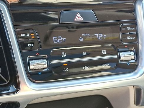 Used 2023 Kia Sorento SX image 18