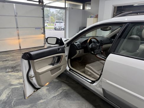 Used 2005 Subaru Outback 3.0R L.L. Bean AWD/4WD image 8