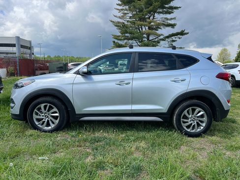 Used 2018 Hyundai Tucson SEL image 2