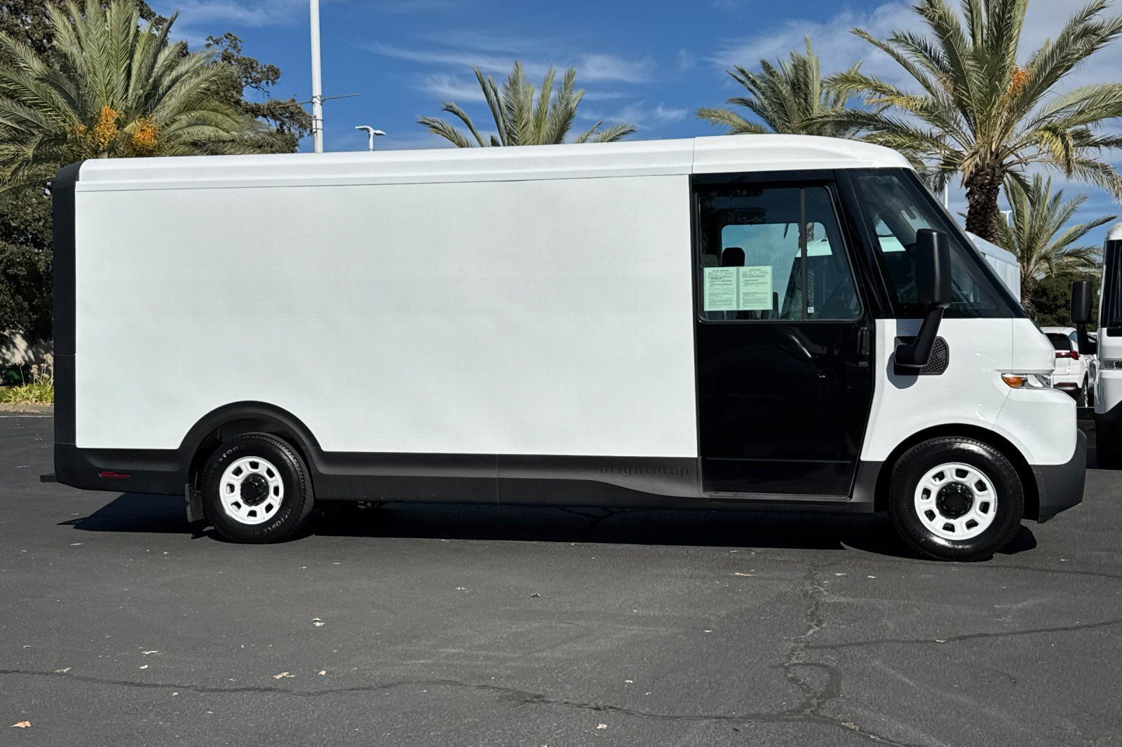 Used 2023 Chevrolet Brightdrop 600 w/ Active Safety Package 2 AWD/4WD image 2