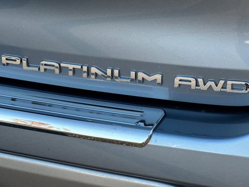 Used 2022 Toyota Highlander Platinum image 14