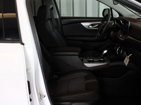Used 2025 Chevrolet Blazer LT FWD image 41