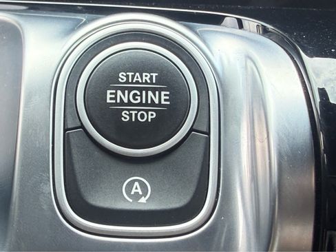 Used 2023 Mercedes-Benz GLB 250 4MATIC image 23