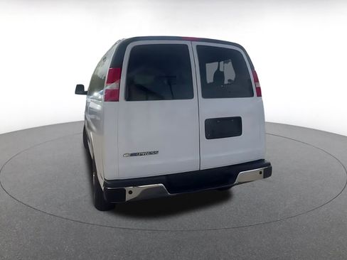 Used 2025 Chevrolet Express 3500 LT w/ LT Preferred Equipment Group RWD image 10