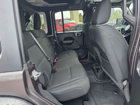 Used 2022 Jeep Wrangler Unlimited Sport image 20