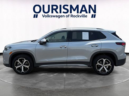 Used 2025 Volkswagen Tiguan SE AWD/4WD image 3