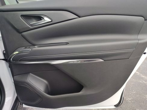 New 2026 Chevrolet Traverse LT w/ LPO, Floor Liner Package image 15