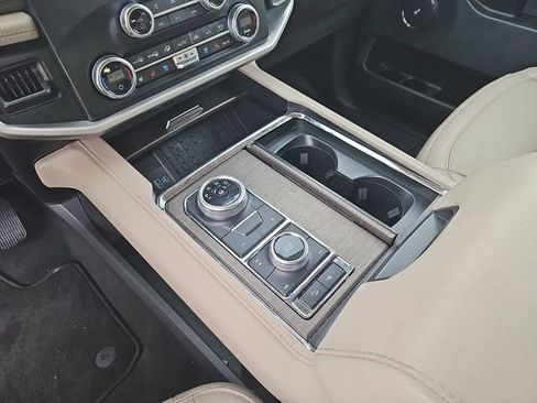 Used 2024 Ford Expedition Max Limited image 29