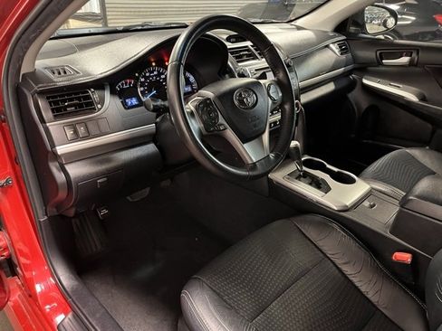 Used 2013 Toyota Camry SE image 19