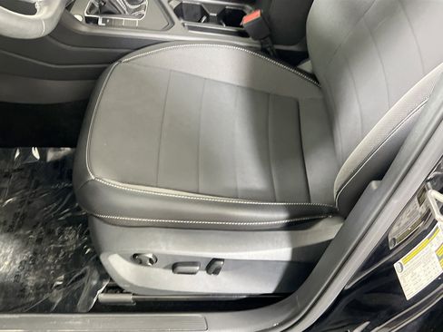 Used 2022 Volkswagen Taos SE image 18