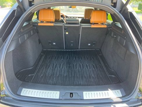 Used 2019 Land Rover Range Rover Velar R-Dynamic SE AWD/4WD image 31