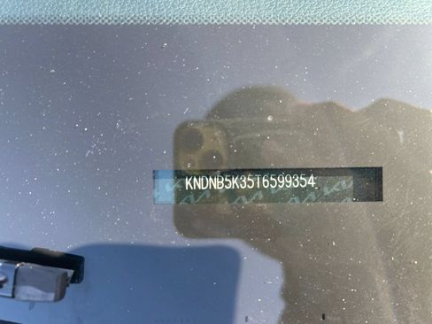 Used 2026 Kia Carnival FWD image 27