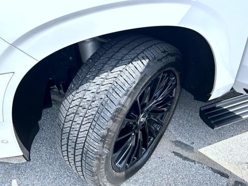 Certified 2025 Cadillac Escalade ESV Premium Luxury w/ Touring Package AWD/4WD image 25