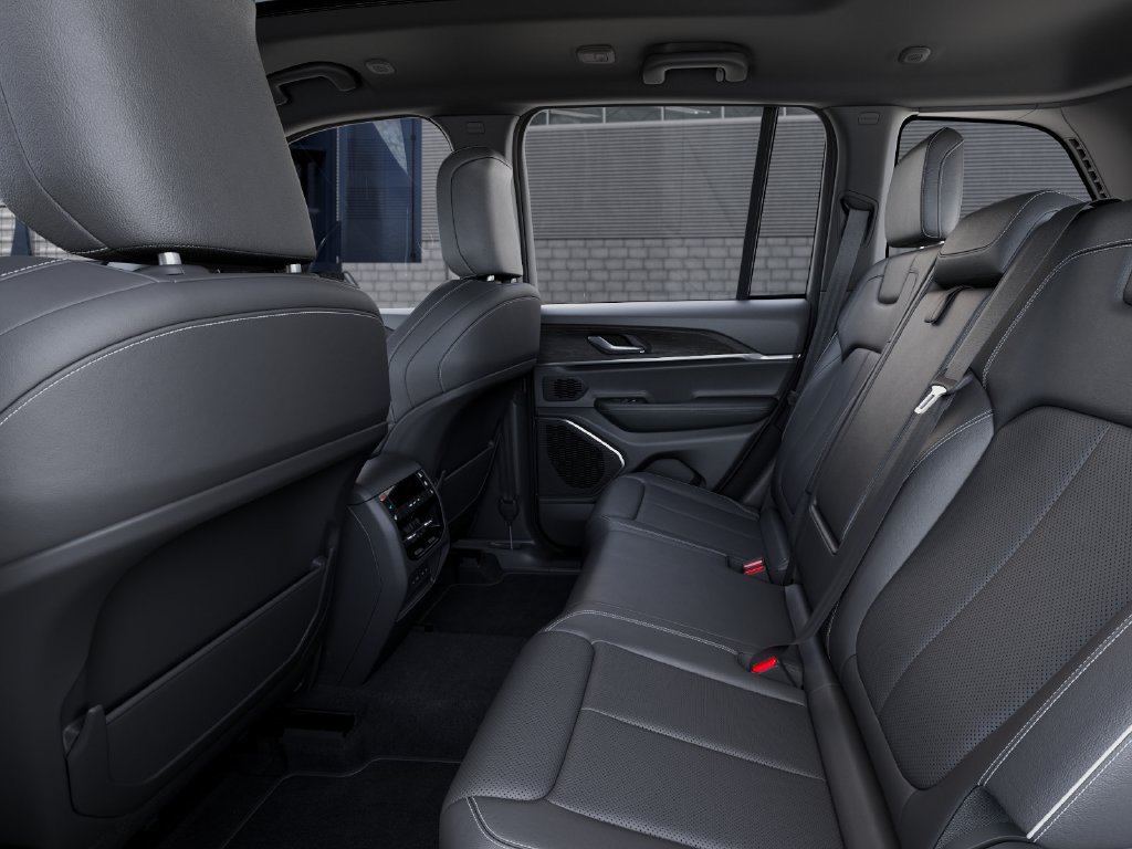 New 2027 Jeep Grand Cherokee Limited AWD/4WD image 23