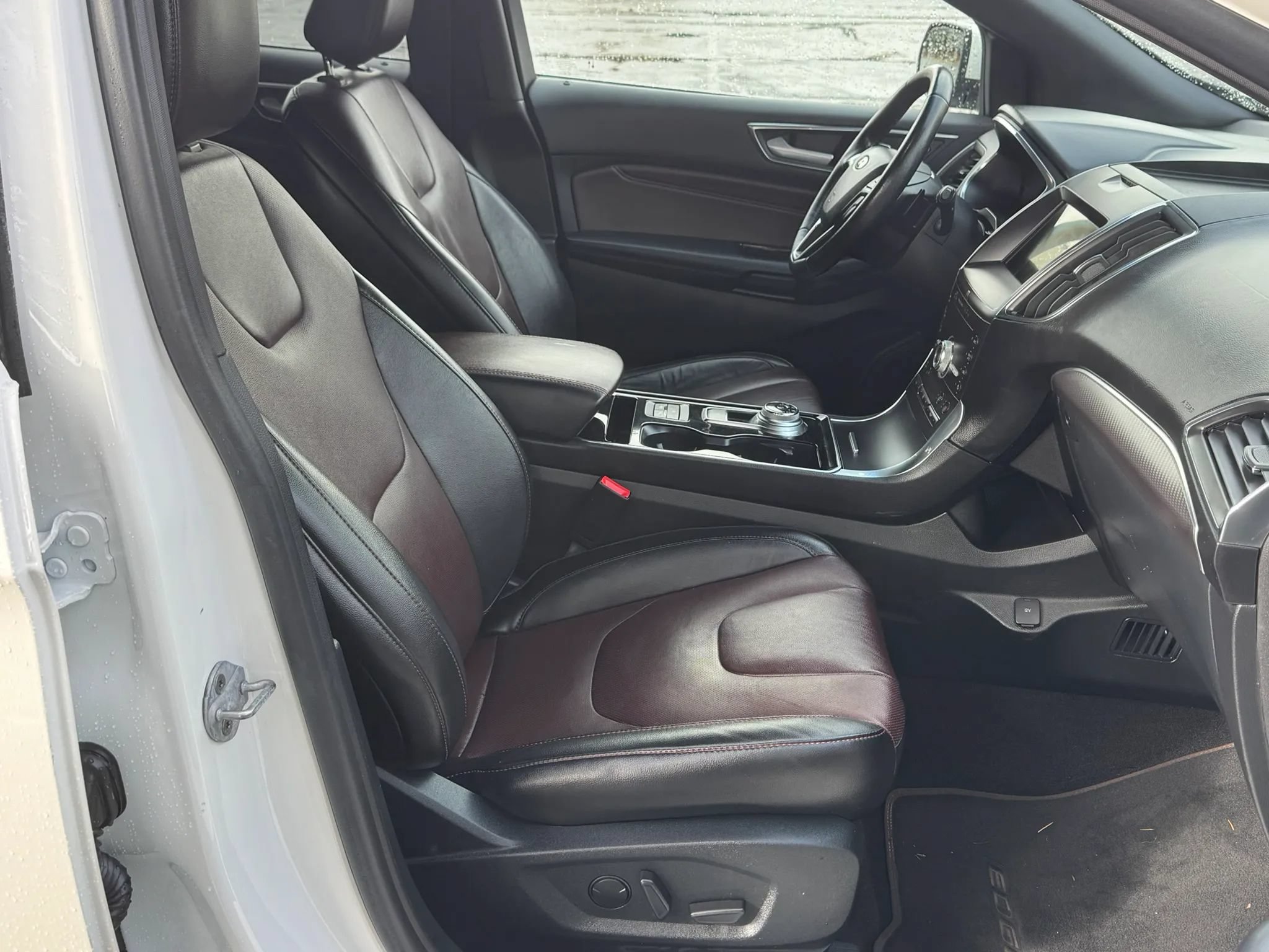 Used 2020 Ford Edge Titanium w/ Equipment Group 301A AWD/4WD image 15