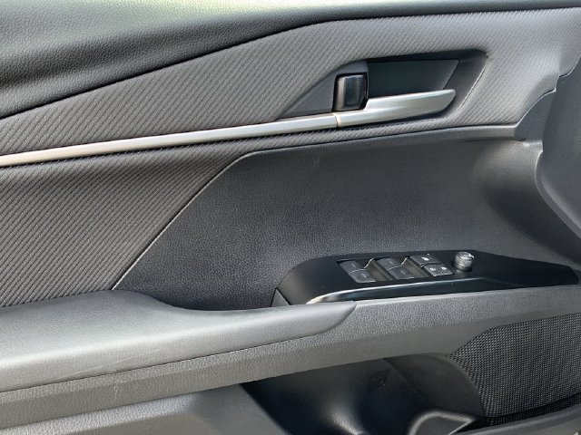 Used 2026 Toyota Camry SE FWD image 16