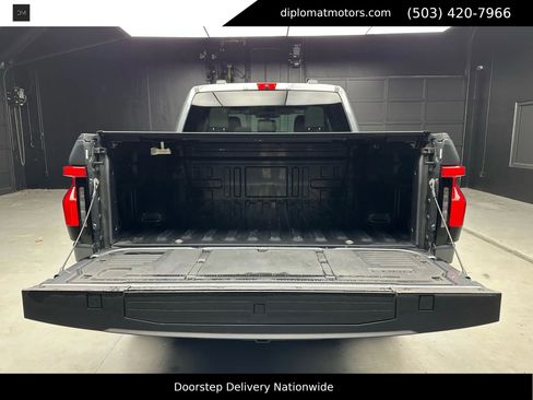 Used 2024 Ford F150 Lightning XLT image 41