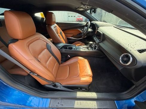 Used 2018 Chevrolet Camaro LT RWD image 9